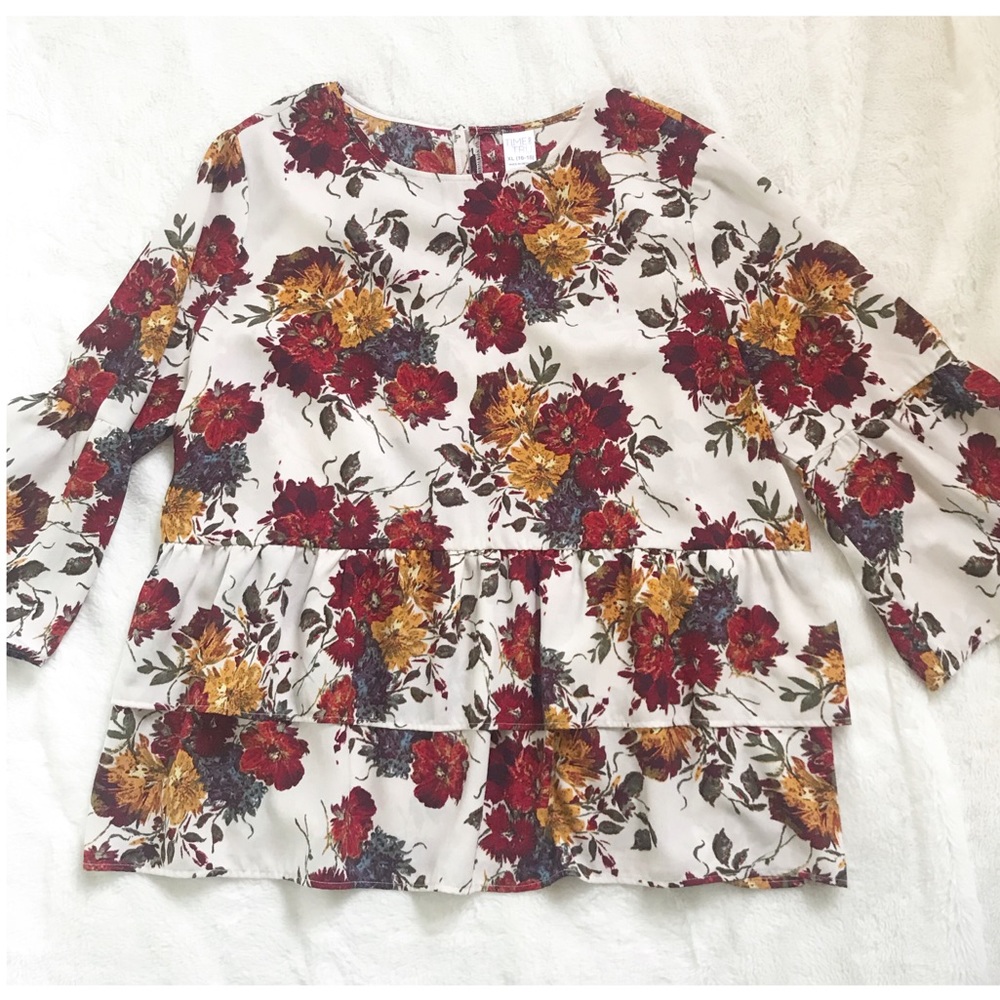 Bell sleeve top
